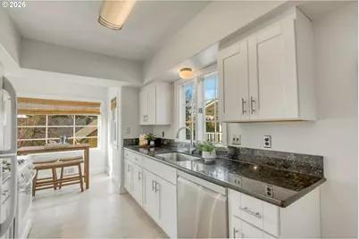 1905 SE 58th Ave, Portland, OR 97215 - Photo 9