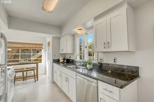 1905 SE 58th Ave, Portland, OR 97215 - Photo 9