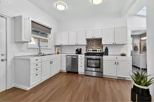 404 W 9th St, The Dalles, OR 97058 - Photo 11
