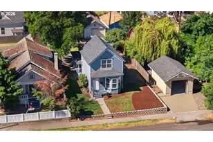 404 W 9th St, The Dalles, OR 97058 - Photo 3