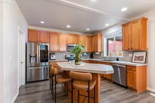 1603 SW Hewitt Ave, Troutdale, OR 97060 - Photo 11