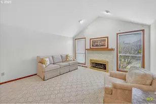 2332 NE 158th Ave, Portland, OR 97230 - Photo 5