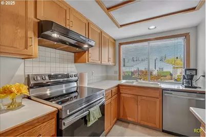 2332 NE 158th Ave, Portland, OR 97230 - Photo 13