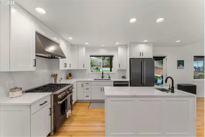 5619 SW Windsor Ct, Portland, OR 97221 - Photo 17