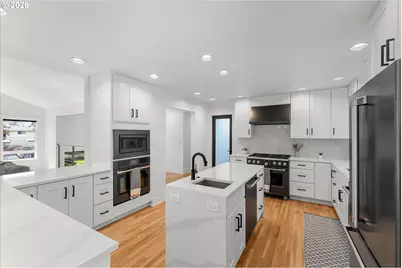 5619 SW Windsor Ct, Portland, OR 97221 - Photo 11