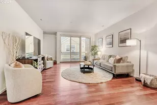 628 NE Knott St, Portland, OR 97212 - Photo 5