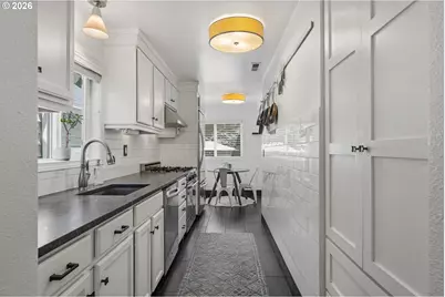 11410 SW 47th Ave, Portland, OR 97219 - Photo 11