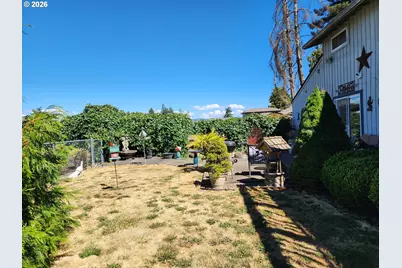 725 W Main St, Molalla, OR 97038 - Photo 35
