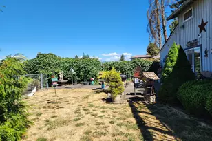 725 W Main St, Molalla, OR 97038 - Photo 35