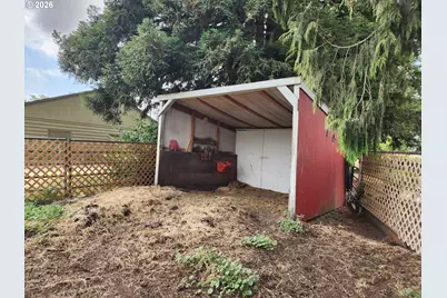 725 W Main St, Molalla, OR 97038 - Photo 37