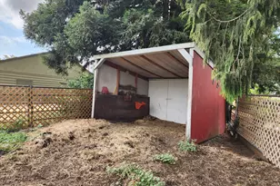 725 W Main St, Molalla, OR 97038 - Photo 37