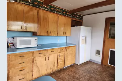 725 W Main St, Molalla, OR 97038 - Photo 5