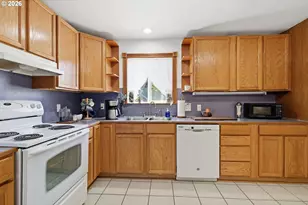 1385 Parker St, Springfield, OR 97477 - Photo 13