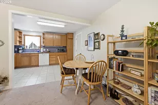 1385 Parker St, Springfield, OR 97477 - Photo 11