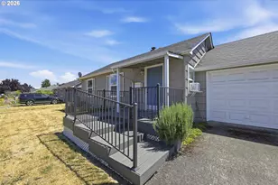 1385 Parker St, Springfield, OR 97477 - Photo 3