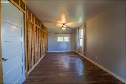 305 E Adams St, Burns, OR 97720 - Photo 21