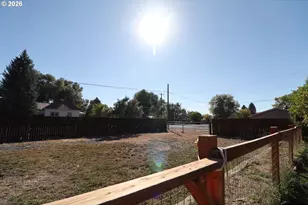 305 E Adams St, Burns, OR 97720 - Photo 35