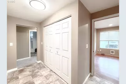 2364 E Irwin Way, Eugene, OR 97402 - Photo 9