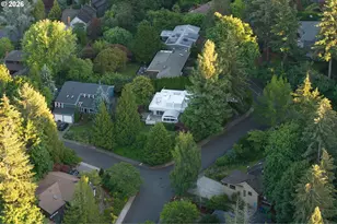 2030 SW Broadleaf Dr, Portland, OR 97219 - Photo 47