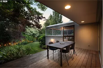 2030 SW Broadleaf Dr, Portland, OR 97219 - Photo 45