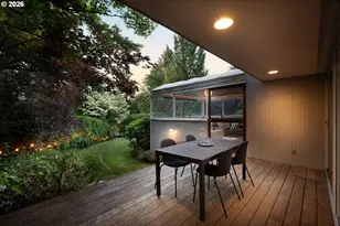 2030 SW Broadleaf Dr, Portland, OR 97219 - Photo 45