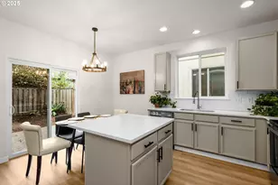 7544 NE Catherine Ct, Hillsboro, OR 97124 - Photo 9