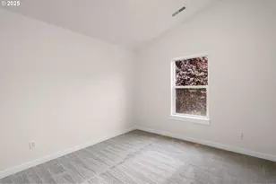 7544 NE Catherine Ct, Hillsboro, OR 97124 - Photo 21