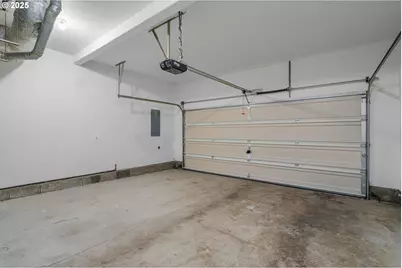 7544 NE Catherine Ct, Hillsboro, OR 97124 - Photo 27