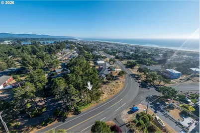 2017 NW Bayshore Dr, Waldport, OR 97394 - Photo 7