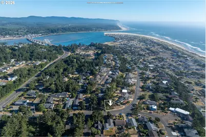 2017 NW Bayshore Dr, Waldport, OR 97394 - Photo 3