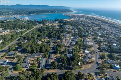 2017 NW Bayshore Dr, Waldport, OR 97394 - Photo 11