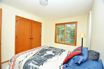 6431 SW Dolph Dr, Portland, OR 97219 - Photo 27