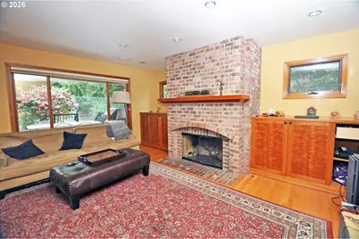 6431 SW Dolph Dr, Portland, OR 97219 - Photo 13