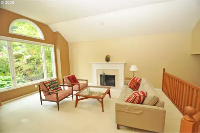 6431 SW Dolph Dr, Portland, OR 97219 - Photo 3