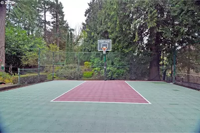 6431 SW Dolph Dr, Portland, OR 97219 - Photo 29
