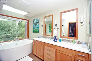 6431 SW Dolph Dr, Portland, OR 97219 - Photo 29
