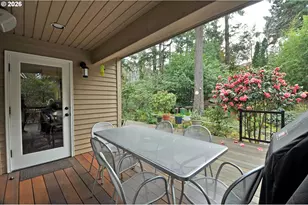 6431 SW Dolph Dr, Portland, OR 97219 - Photo 9