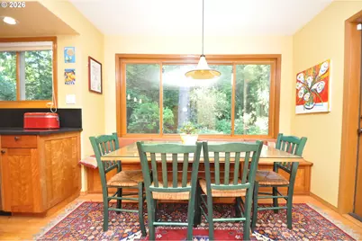 6431 SW Dolph Dr, Portland, OR 97219 - Photo 7