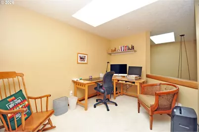 6431 SW Dolph Dr, Portland, OR 97219 - Photo 31
