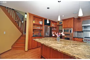 6431 SW Dolph Dr, Portland, OR 97219 - Photo 17