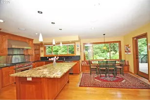 6431 SW Dolph Dr, Portland, OR 97219 - Photo 9