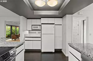 9 Britten Ct, Lake Oswego, OR 97035 - Photo 17