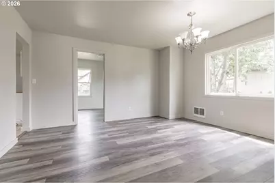 820 N 1st Ave, Kelso, WA 98626 - Photo 9
