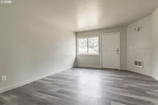 820 N 1st Ave, Kelso, WA 98626 - Photo 3