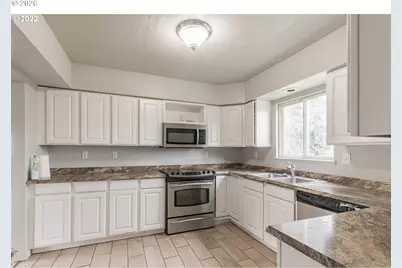 820 N 1st Ave, Kelso, WA 98626 - Photo 17