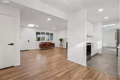 1018 SE 164th Ave, Portland, OR 97233 - Photo 9