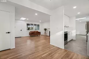 1018 SE 164th Ave, Portland, OR 97233 - Photo 9