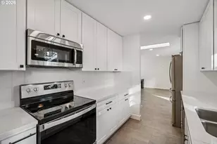 1018 SE 164th Ave, Portland, OR 97233 - Photo 11