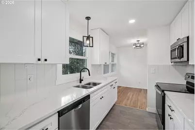 1018 SE 164th Ave, Portland, OR 97233 - Photo 13