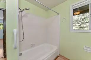 221 Oakview Dr, Roseburg, OR 97471 - Photo 27